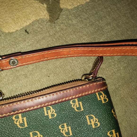 Dooney & Bouke wristlet - Picture 2 of 3